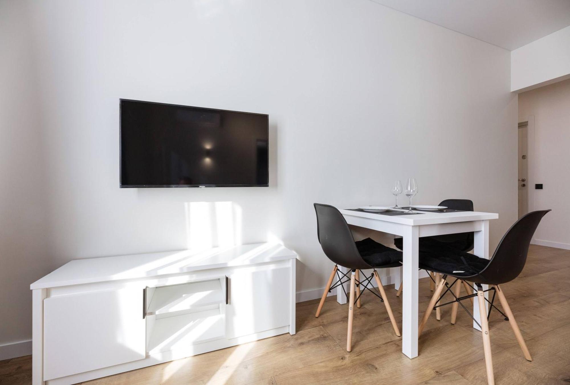 Квартири Люкс Метро Чернігівська Apartment Kiev Bagian luar foto