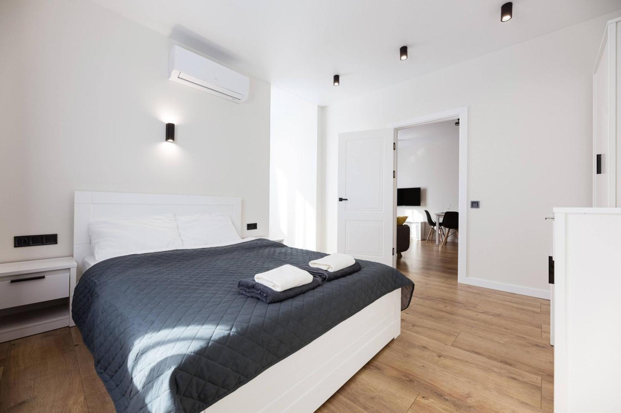 Квартири Люкс Метро Чернігівська Apartment Kiev Bagian luar foto