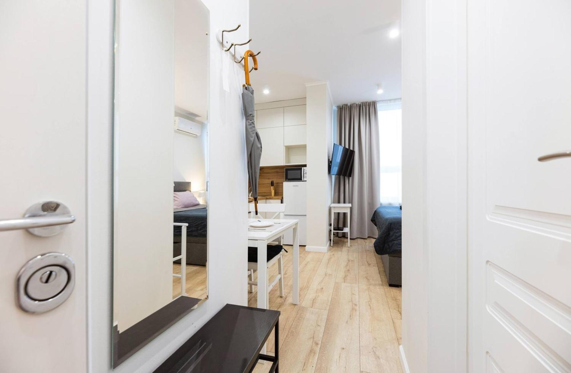 Квартири Люкс Метро Чернігівська Apartment Kiev Bagian luar foto